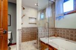 Master Bath - Highlands Slopeside 3 Bedroom Platinum - Gondola Resorts 
